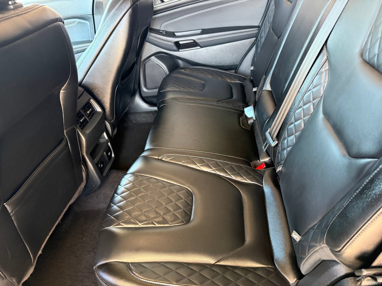 Certified 2024 Ford Edge Titanium AWD/4WD image 18
