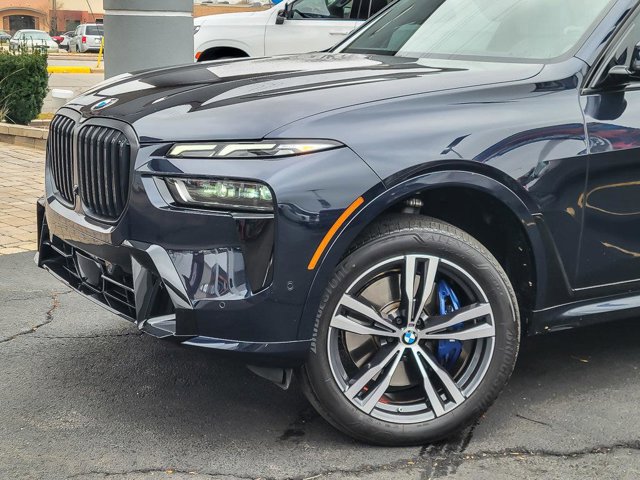 Used 2023 BMW X7 xDrive40i w/ Executive Package image 2