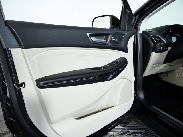 Certified 2023 Ford Edge Titanium AWD/4WD image 16