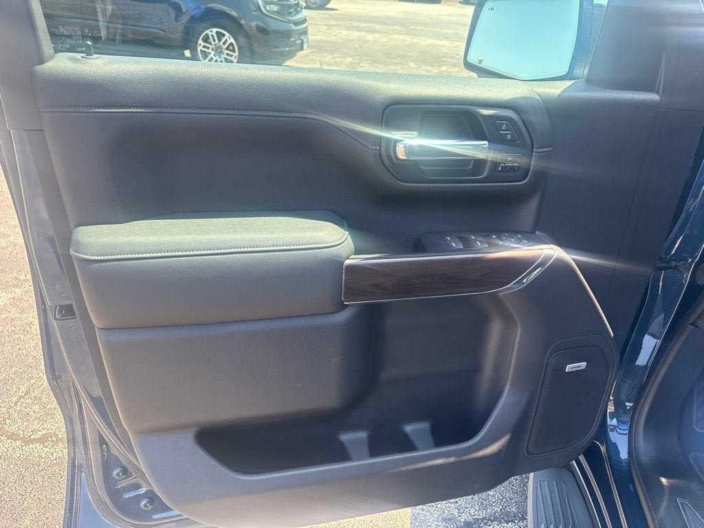 Used 2020 GMC Sierra 1500 SLT w/ SLT Premium Plus Package AWD/4WD image 11