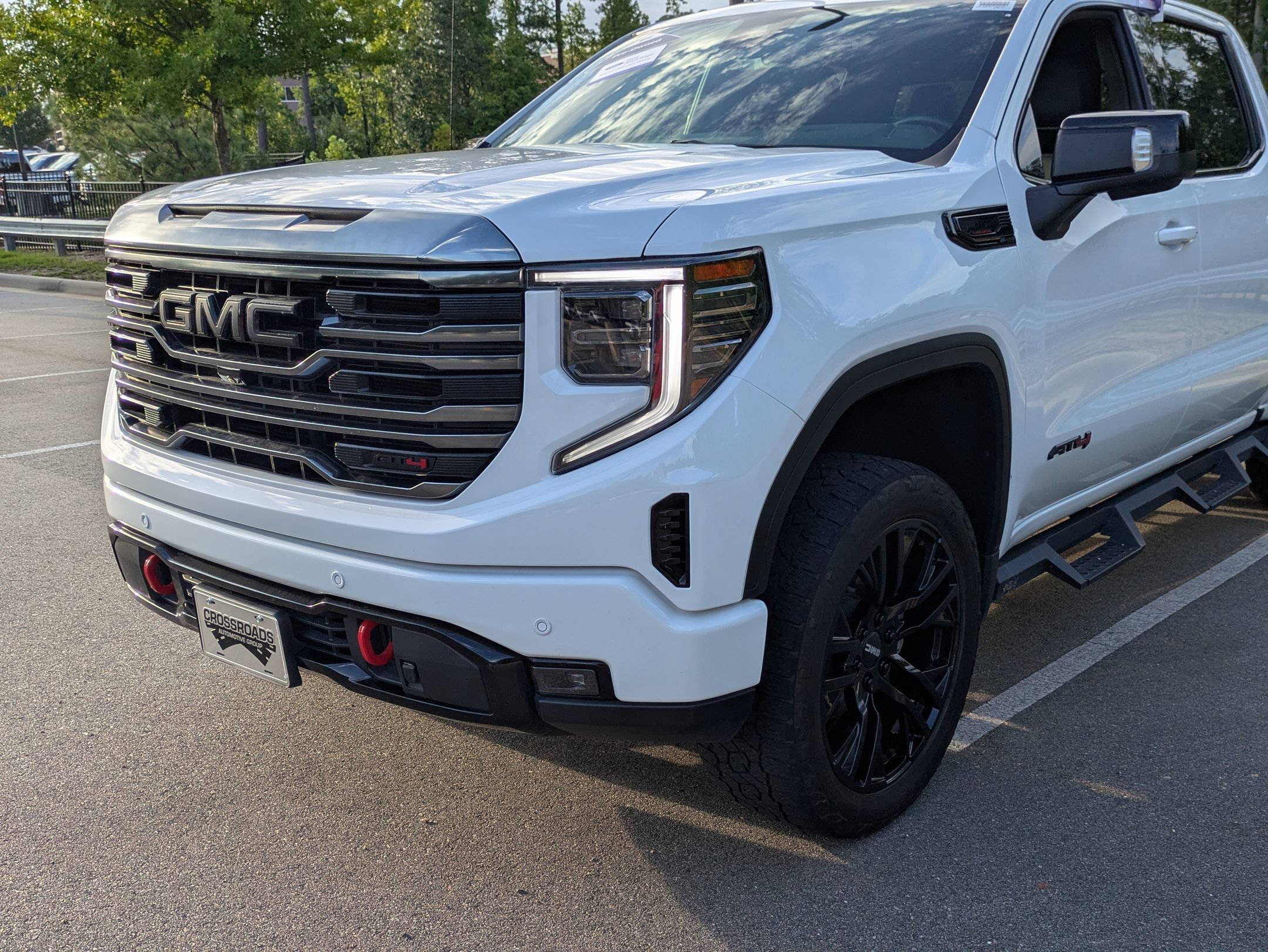 Used 2023 GMC Sierra 1500 AT4 w/ AT4 Preferred Package AWD/4WD image 10
