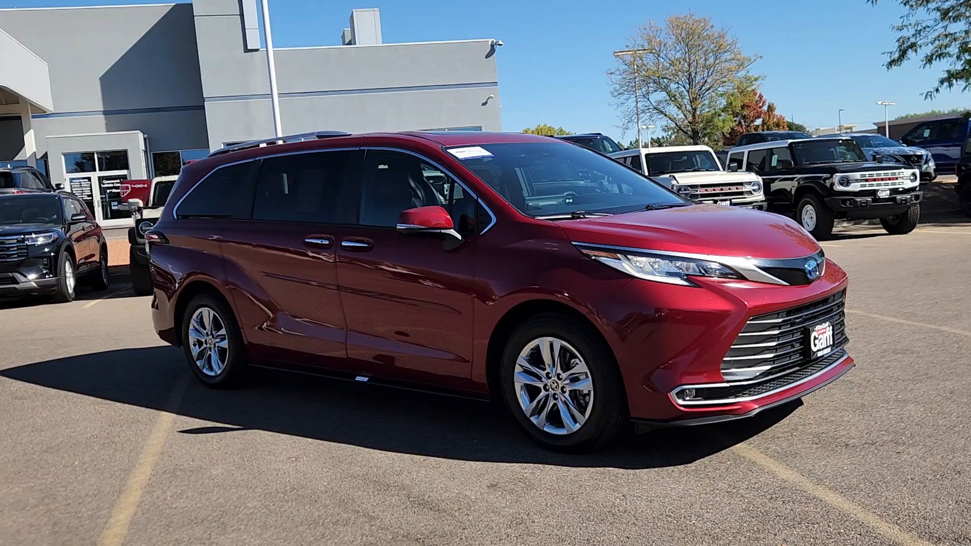 Used 2025 Toyota Sienna Limited AWD/4WD image 8