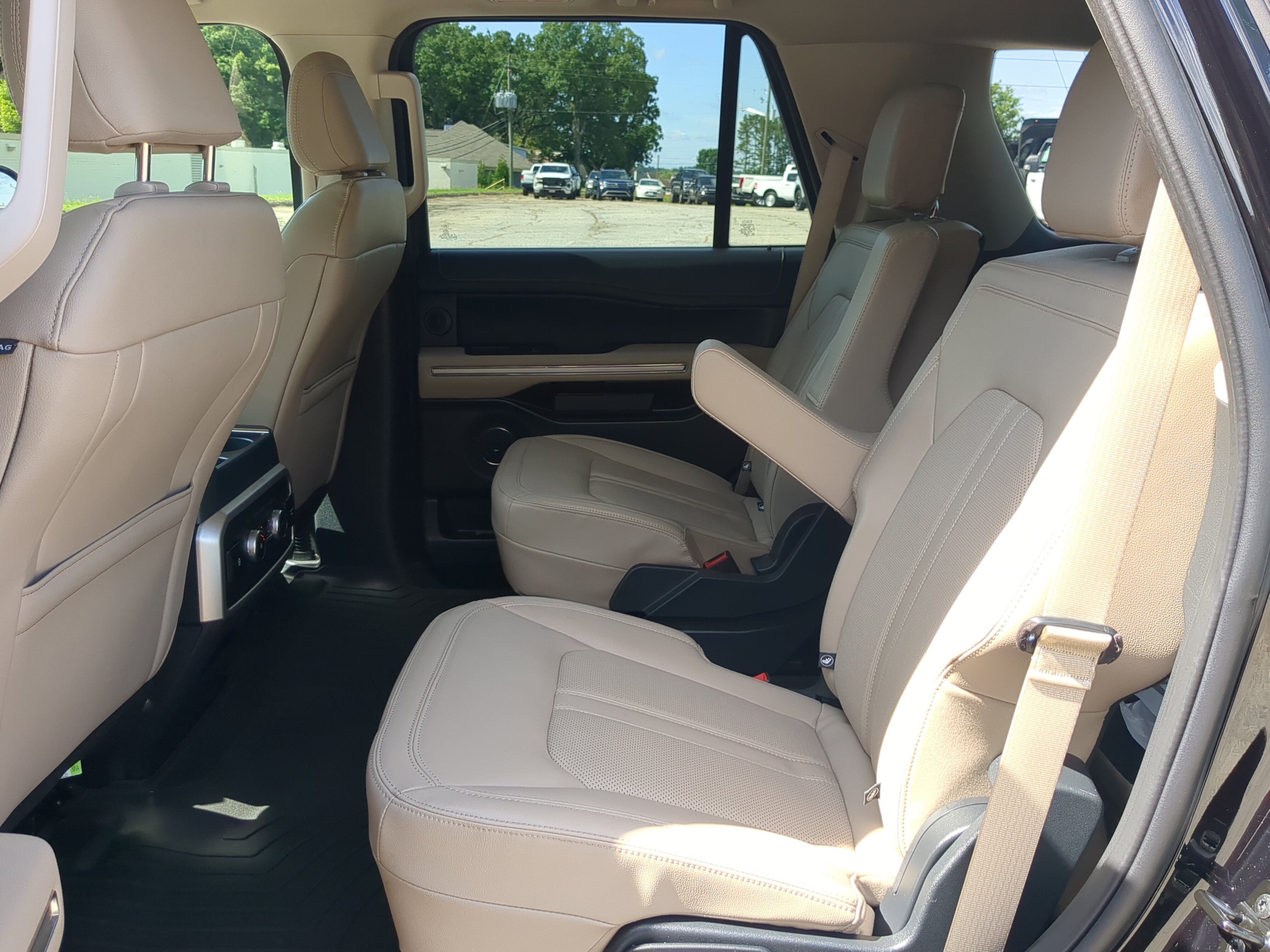 Certified 2023 Ford Expedition Limited RWD image 12
