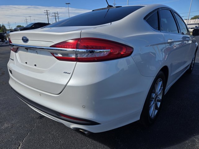 Certified 2017 Ford Fusion SE w/ Fusion SE Technology Package FWD image 38