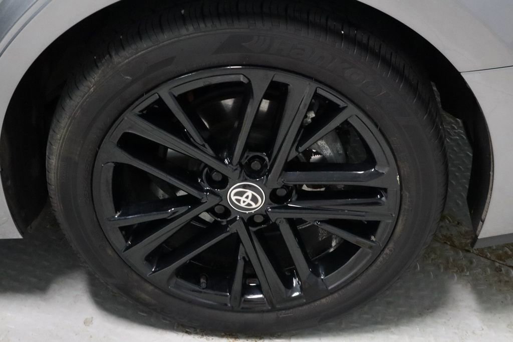 Used 2025 Toyota Camry SE AWD/4WD image 18