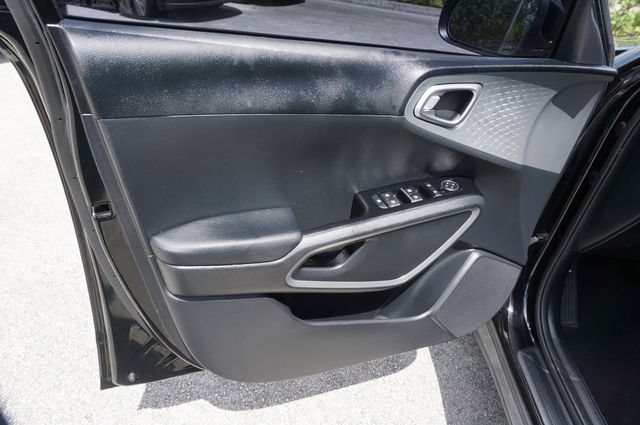 Used 2021 Kia Soul LX FWD image 18