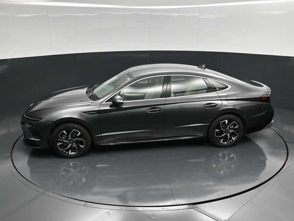 Used 2025 Hyundai Sonata SEL FWD image 46