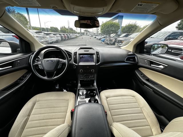 Certified 2020 Ford Edge SE FWD image 3