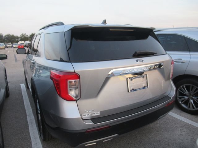 Certified 2023 Ford Explorer XLT w/ Equipment Group 202A RWD image 4