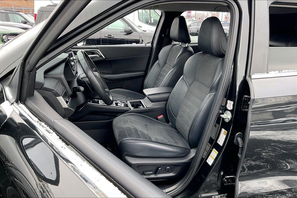 Used 2024 Mitsubishi Outlander SE image 22