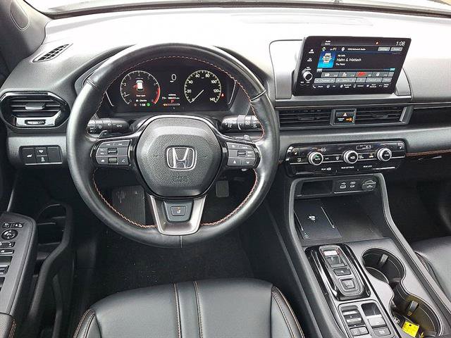 Used 2025 Honda Pilot TrailSport image 21