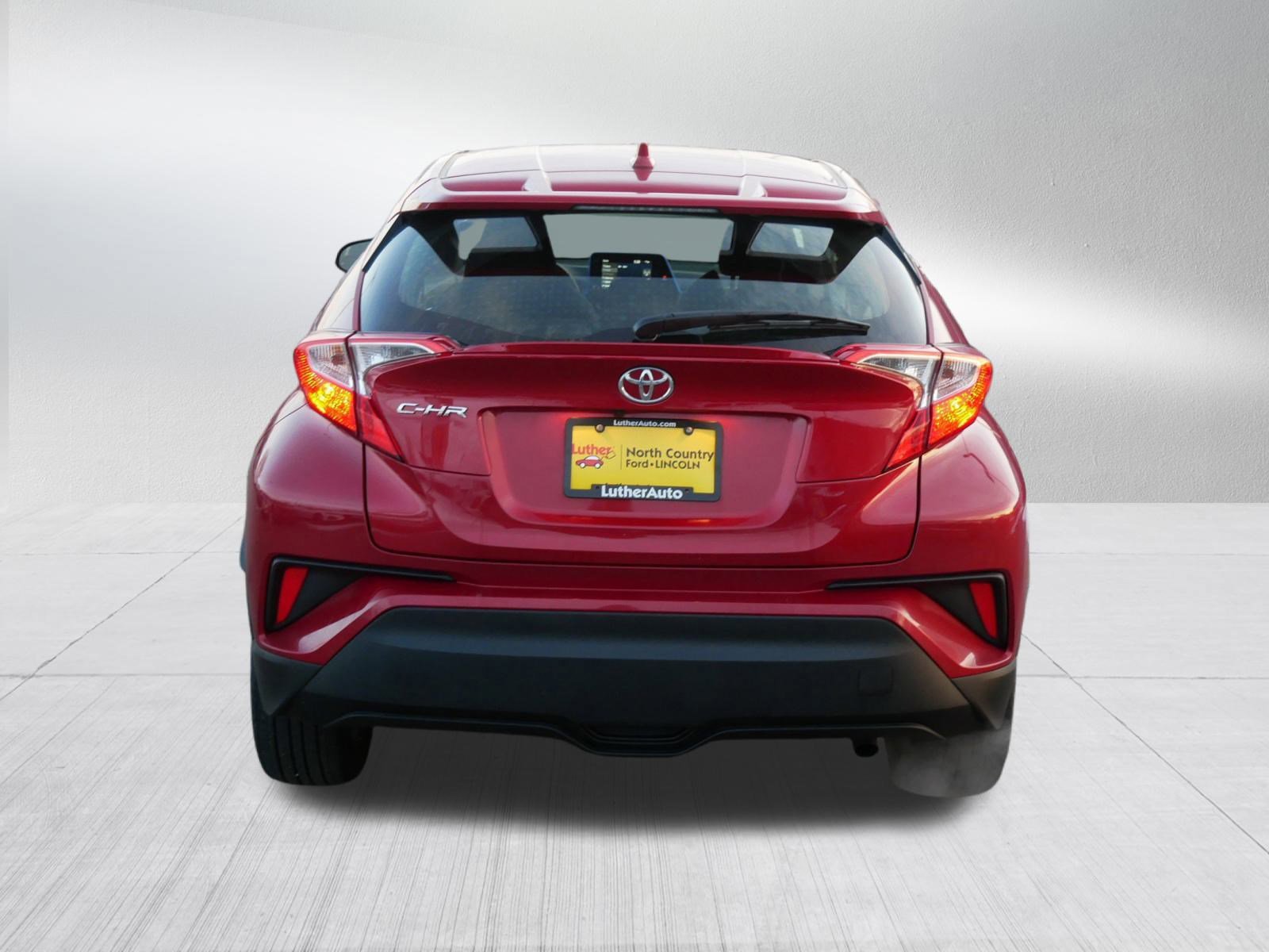 Used 2020 Toyota C-HR XLE image 4