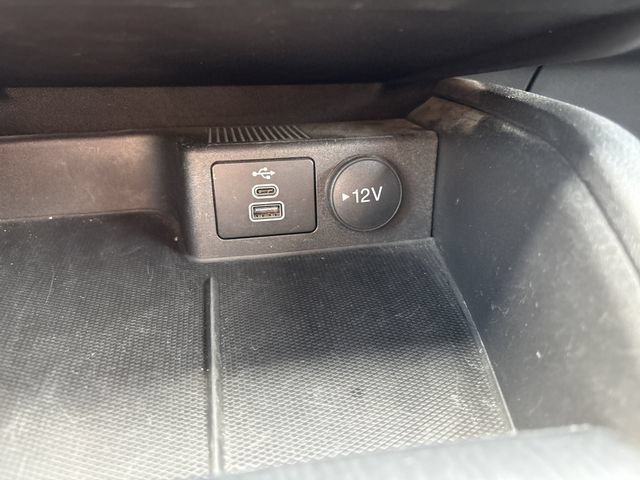 Certified 2025 Ford Escape ST-Line Select AWD/4WD image 39