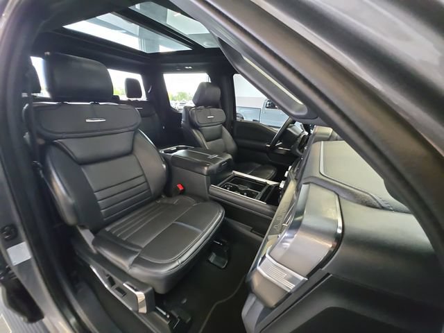 Certified 2025 Ford F350 Platinum w/ Tremor Off-Road Package AWD/4WD image 30