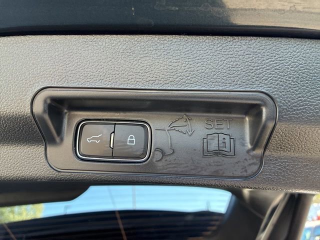 Certified 2023 Ford Explorer ST-Line image 11