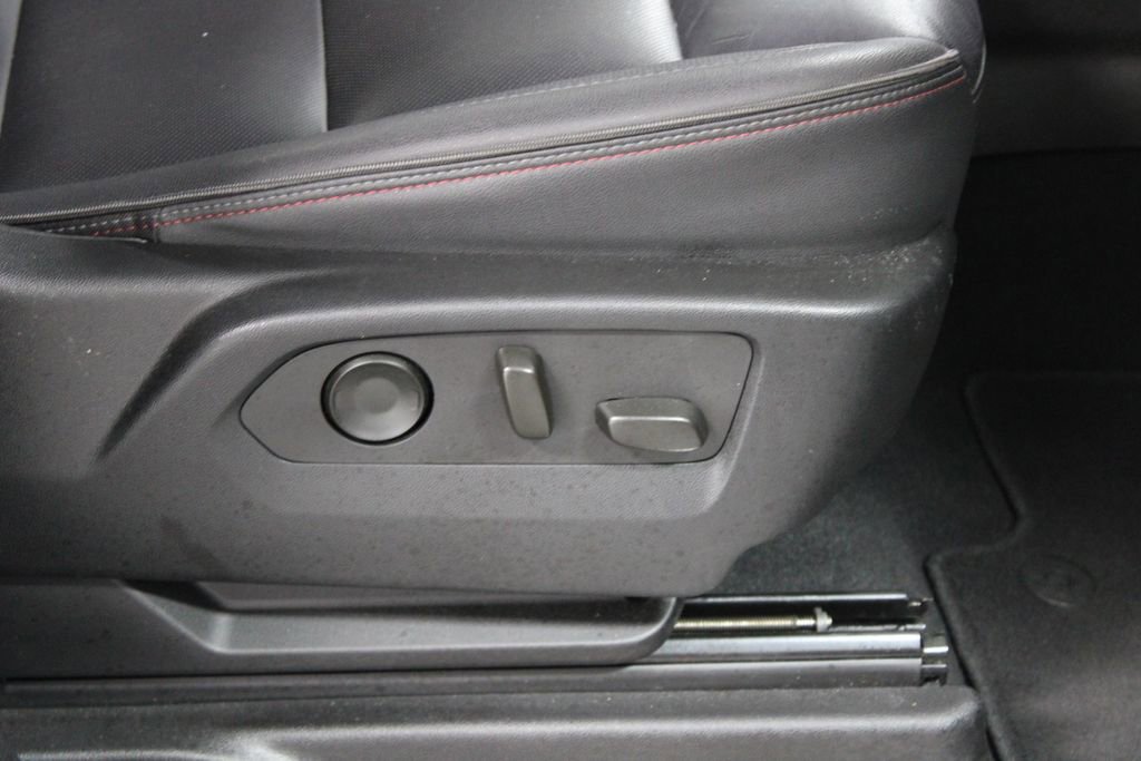 Used 2024 Chevrolet Suburban RST image 31