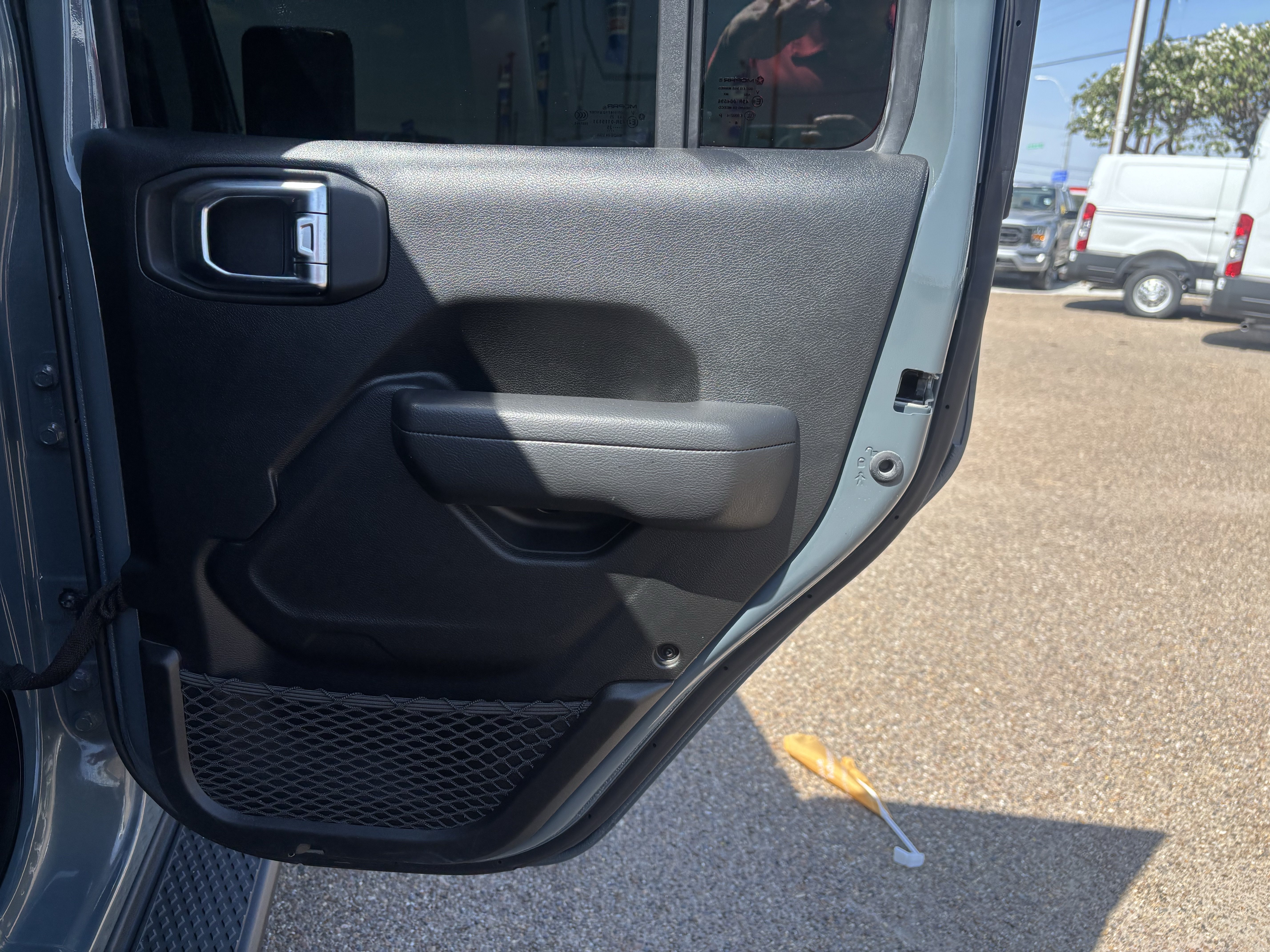 Used 2025 Jeep Gladiator Mojave AWD/4WD image 18