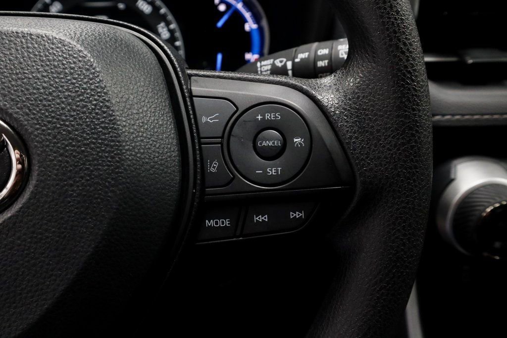 Used 2025 Toyota RAV4 XLE image 29