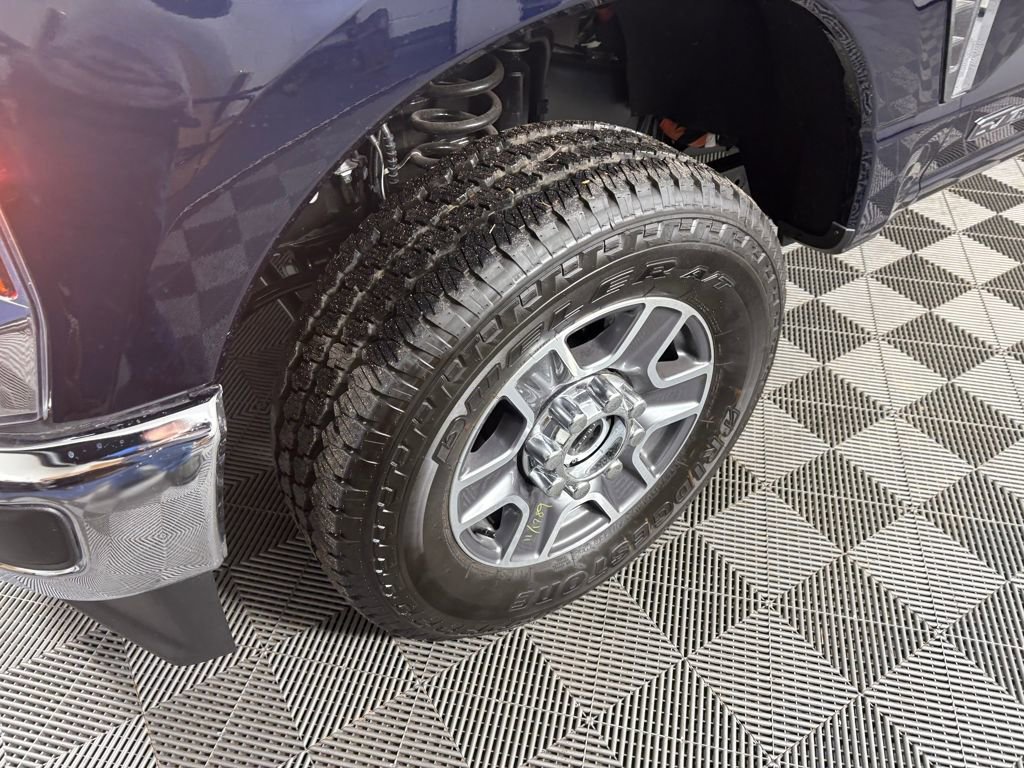 Certified 2025 Ford F350 Lariat image 11