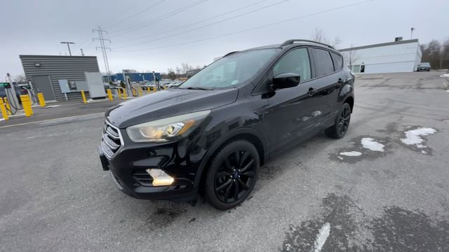 Certified 2017 Ford Escape SE w/ Equipment Group 201A image 4