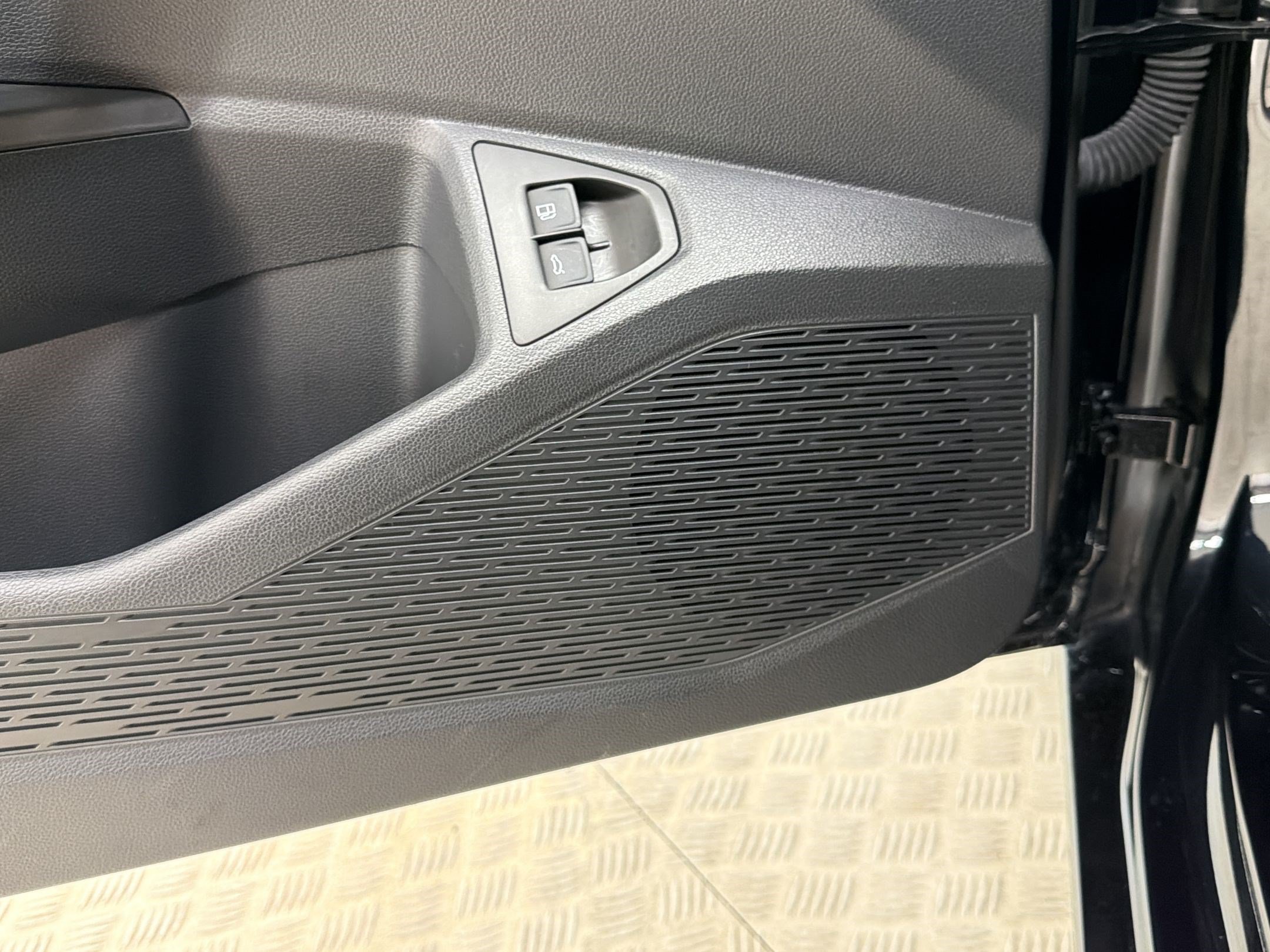 Used 2024 Volkswagen Jetta SE w/ Panoramic Sunroof Package FWD image 21