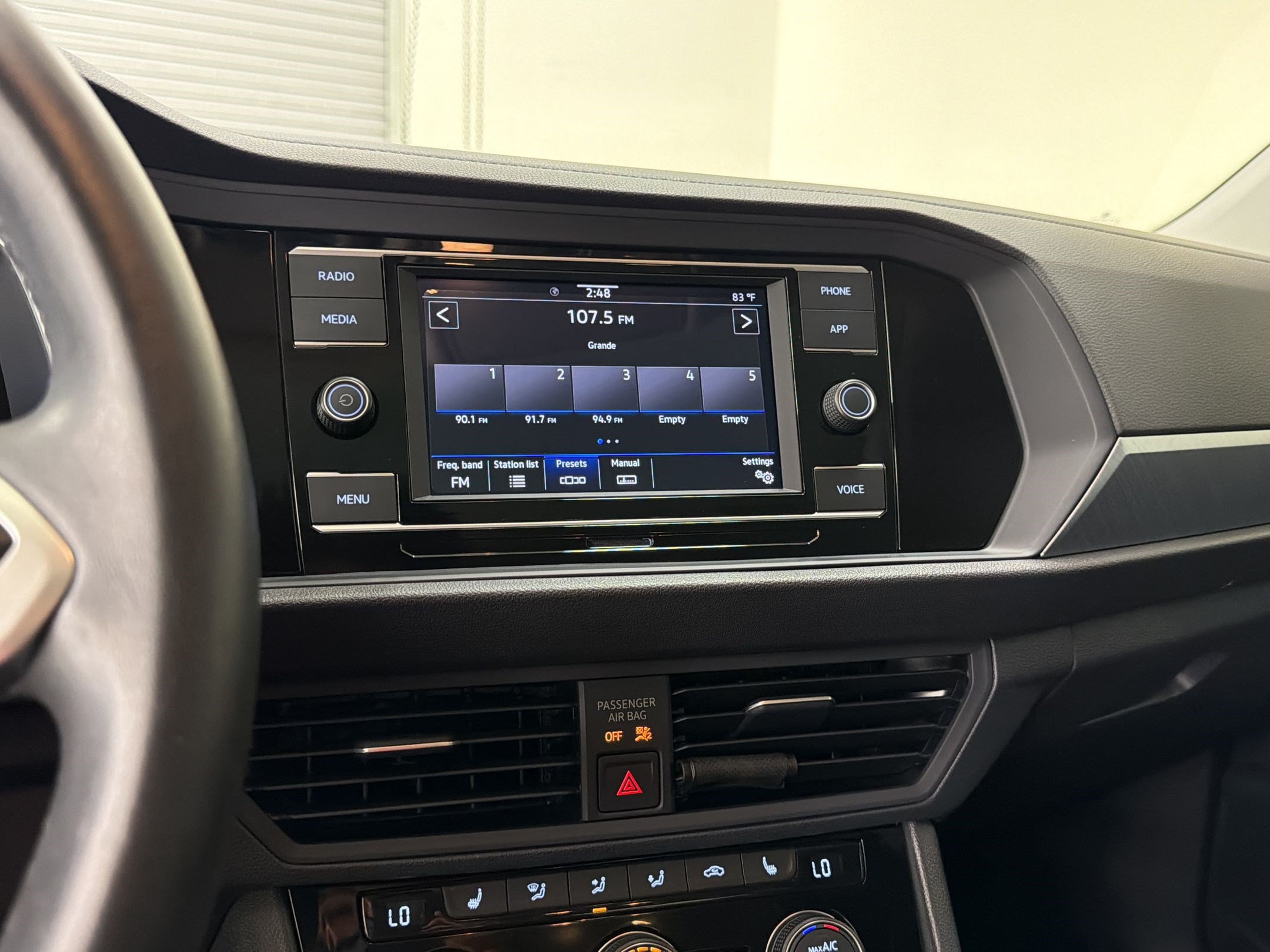 Used 2024 Volkswagen Jetta SE w/ Panoramic Sunroof Package FWD image 22