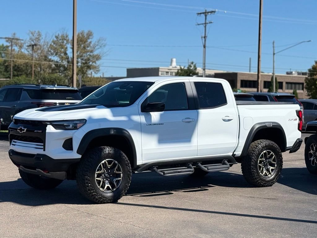 Used 2023 Chevrolet Colorado ZR2 w/ ZR2 Convenience Package III AWD/4WD image 39