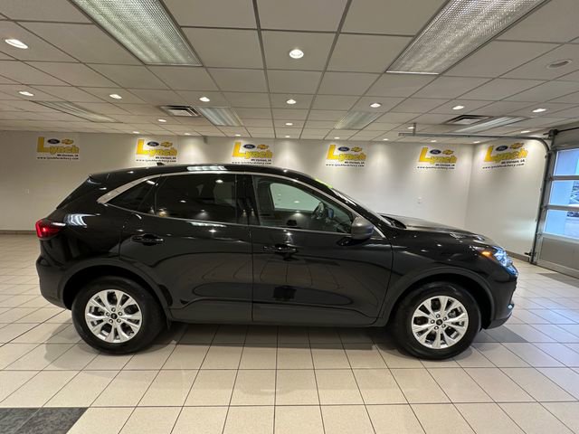 Certified 2023 Ford Escape Active AWD/4WD image 3
