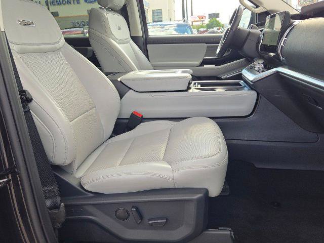 Certified 2025 Ford Expedition Platinum w/ Driver's Package AWD/4WD image 6