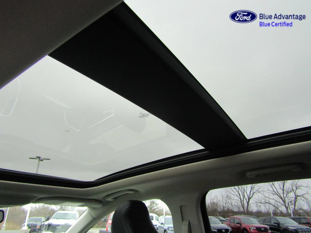 Certified 2023 Ford Edge Titanium w/ Equipment Group 301A AWD/4WD image 4