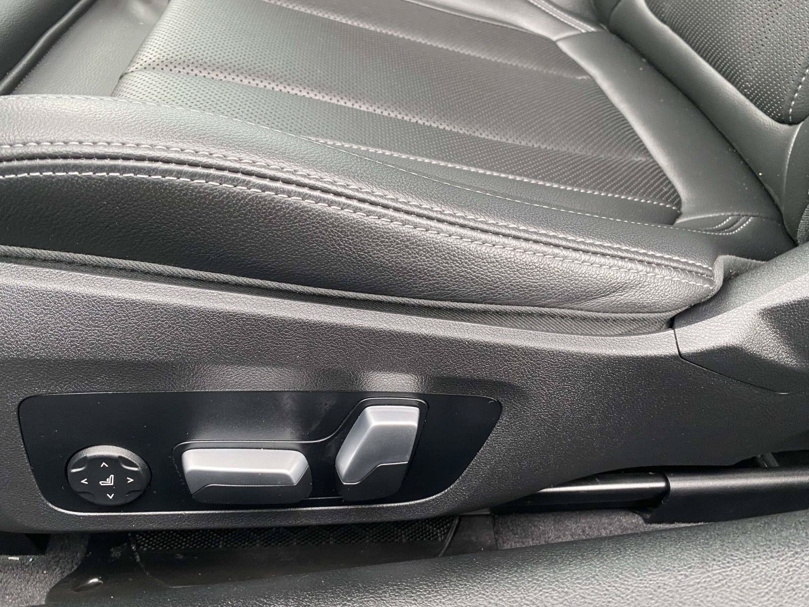 Used 2023 BMW 430i xDrive Coupe w/ M Sport Package AWD/4WD image 13