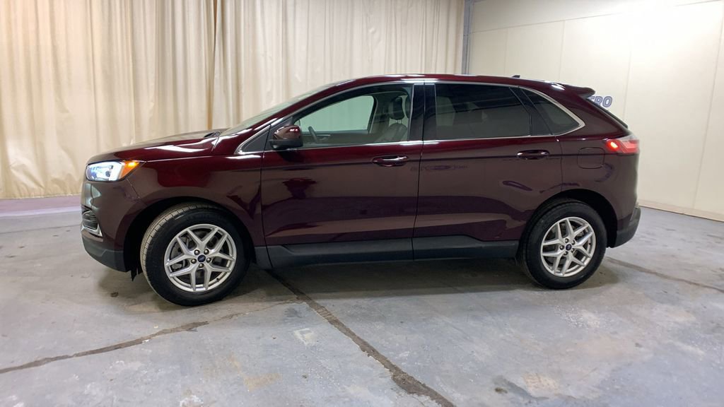 Certified 2022 Ford Edge SEL w/ Convenience Package image 3