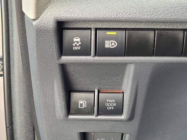 Used 2022 Toyota Sienna XLE AWD/4WD image 16