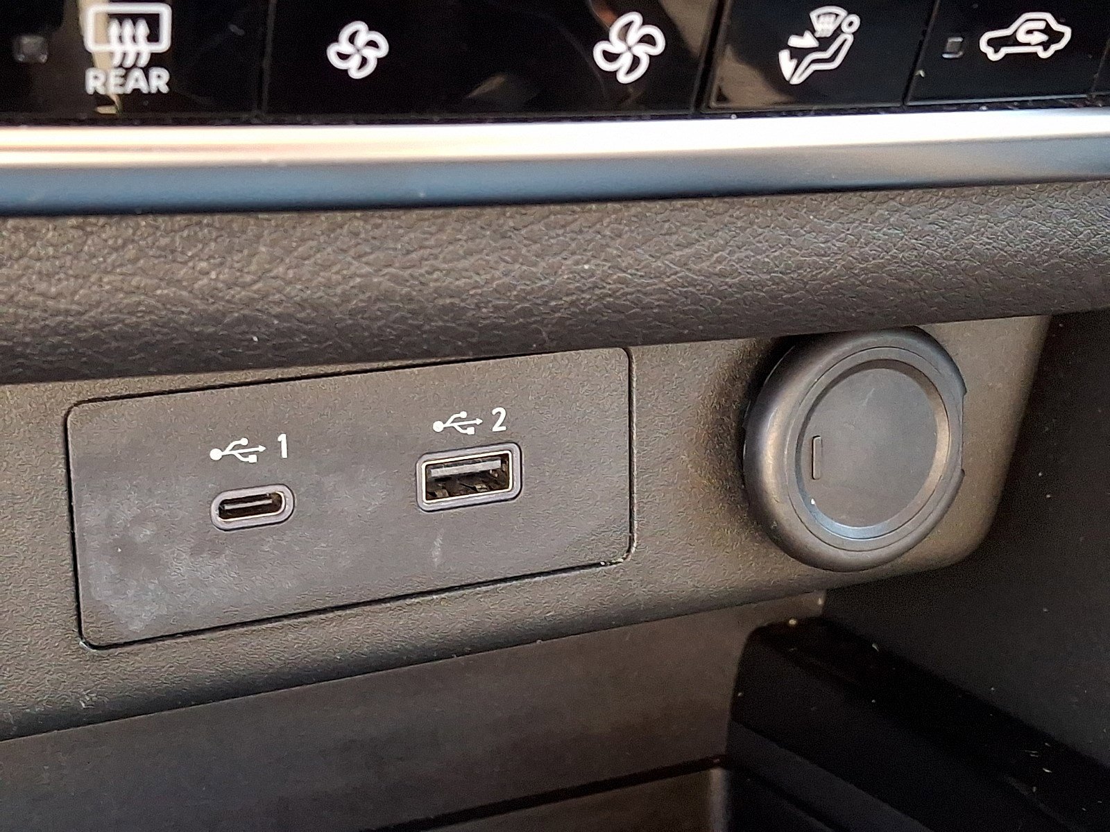 Used 2023 Nissan Rogue SV image 22