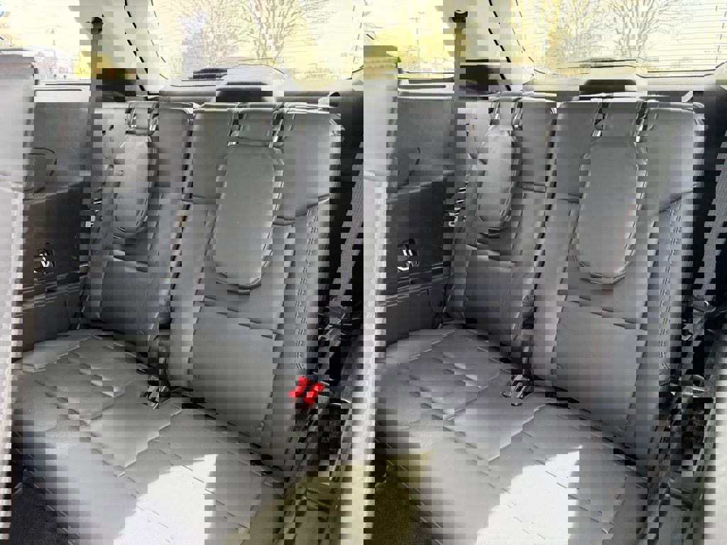 Certified 2025 Ford Explorer Active w/ Active Comfort Package image 31