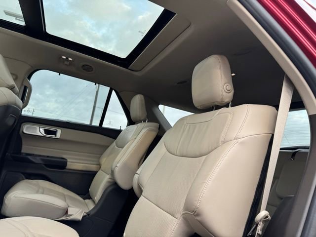 Certified 2020 Ford Explorer Platinum w/ Premium Technology Package AWD/4WD image 16