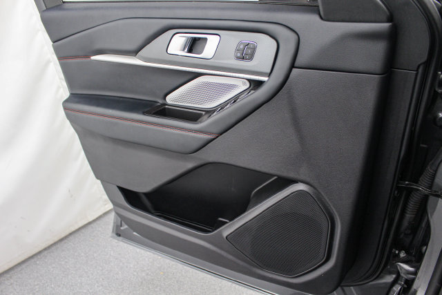 Certified 2025 Ford Explorer ST AWD/4WD image 14