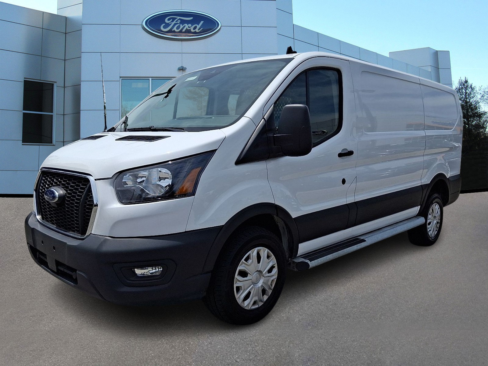 Certified 2024 Ford Transit 250 Low Roof w/ Exterior Upgrade Package RWD image 4