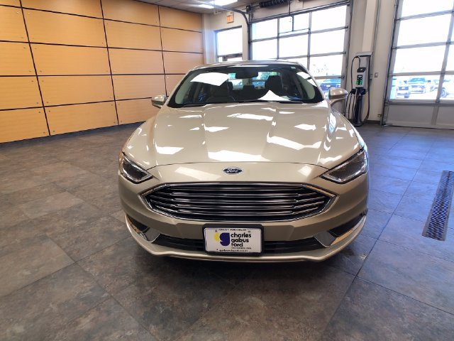 Certified 2018 Ford Fusion SE w/ Fusion SE Technology Package AWD/4WD image 2