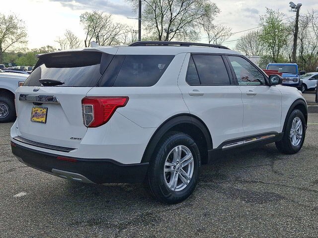Certified 2023 Ford Explorer XLT w/ Equipment Group 202A AWD/4WD image 5
