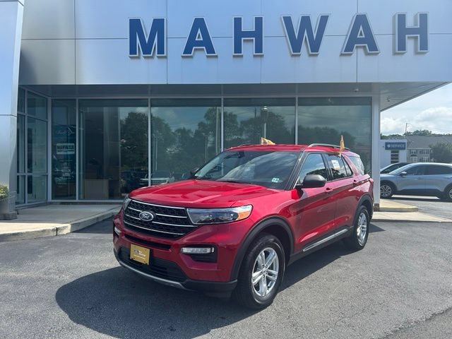Certified 2023 Ford Explorer XLT w/ Equipment Group 202A AWD/4WD image 2