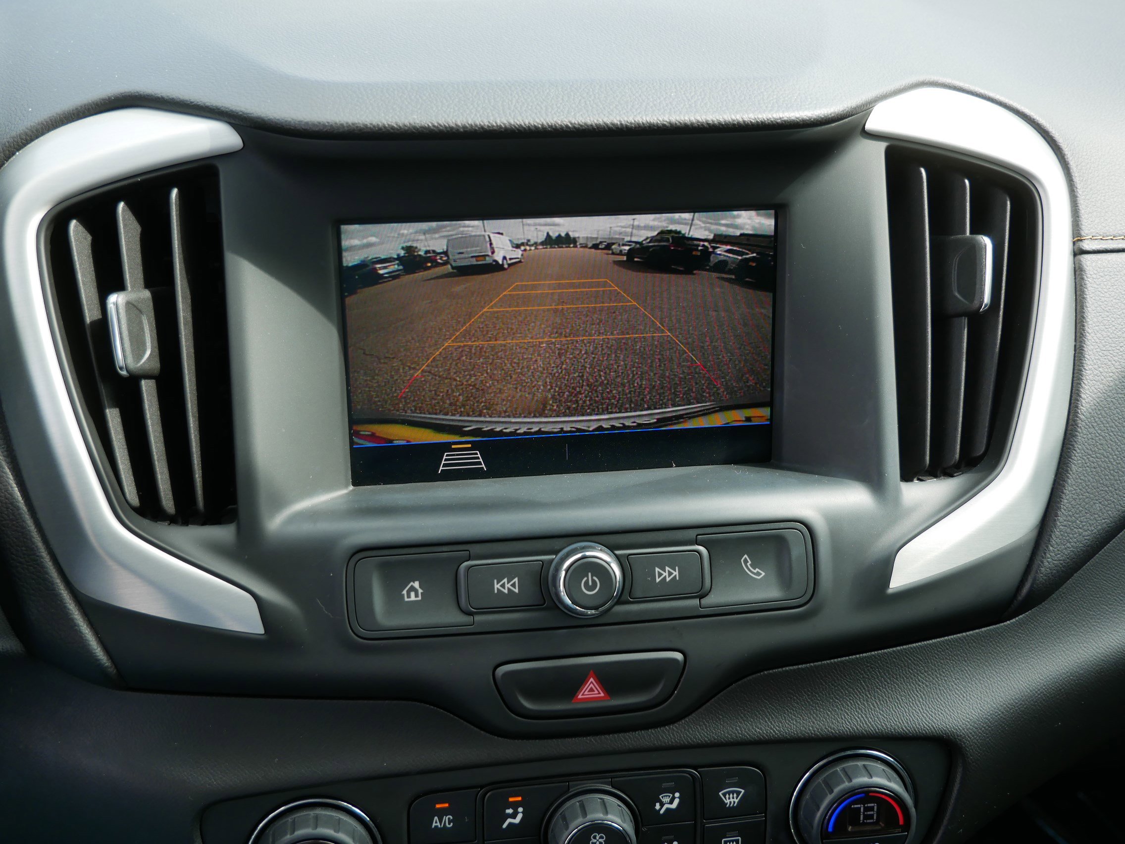 Used 2020 GMC Terrain SLE w/ Driver Convenience Package FWD image 30