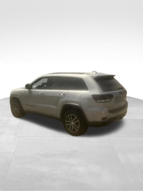 Used 2017 Jeep Grand Cherokee Trailhawk AWD/4WD image 4