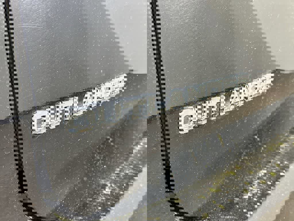 Used 2024 Mitsubishi Outlander SE image 7