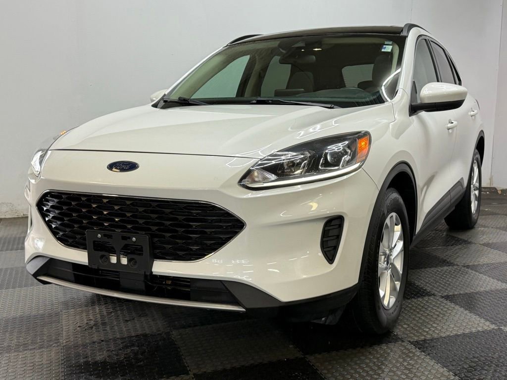 Certified 2020 Ford Escape SE image 4