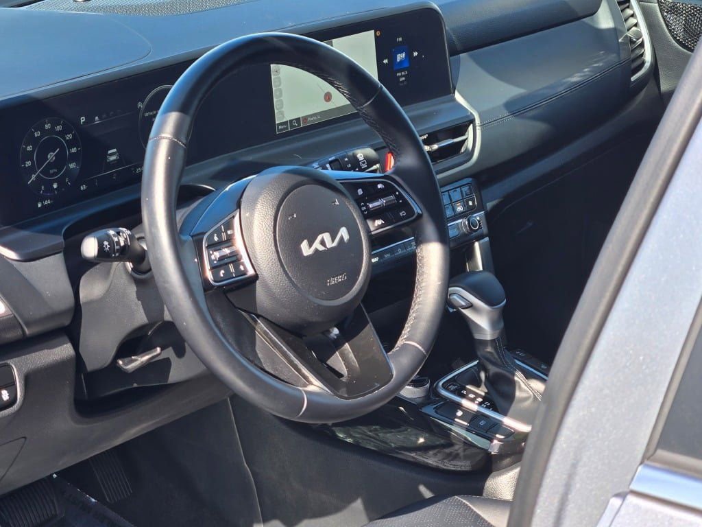 Used 2024 Kia Seltos EX AWD/4WD image 23