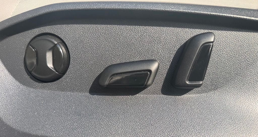 Used 2022 Volkswagen Tiguan SE FWD image 23
