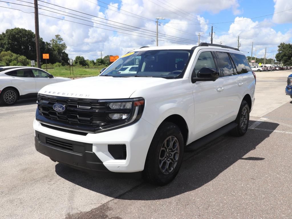 Certified 2025 Ford Expedition Active RWD image 5