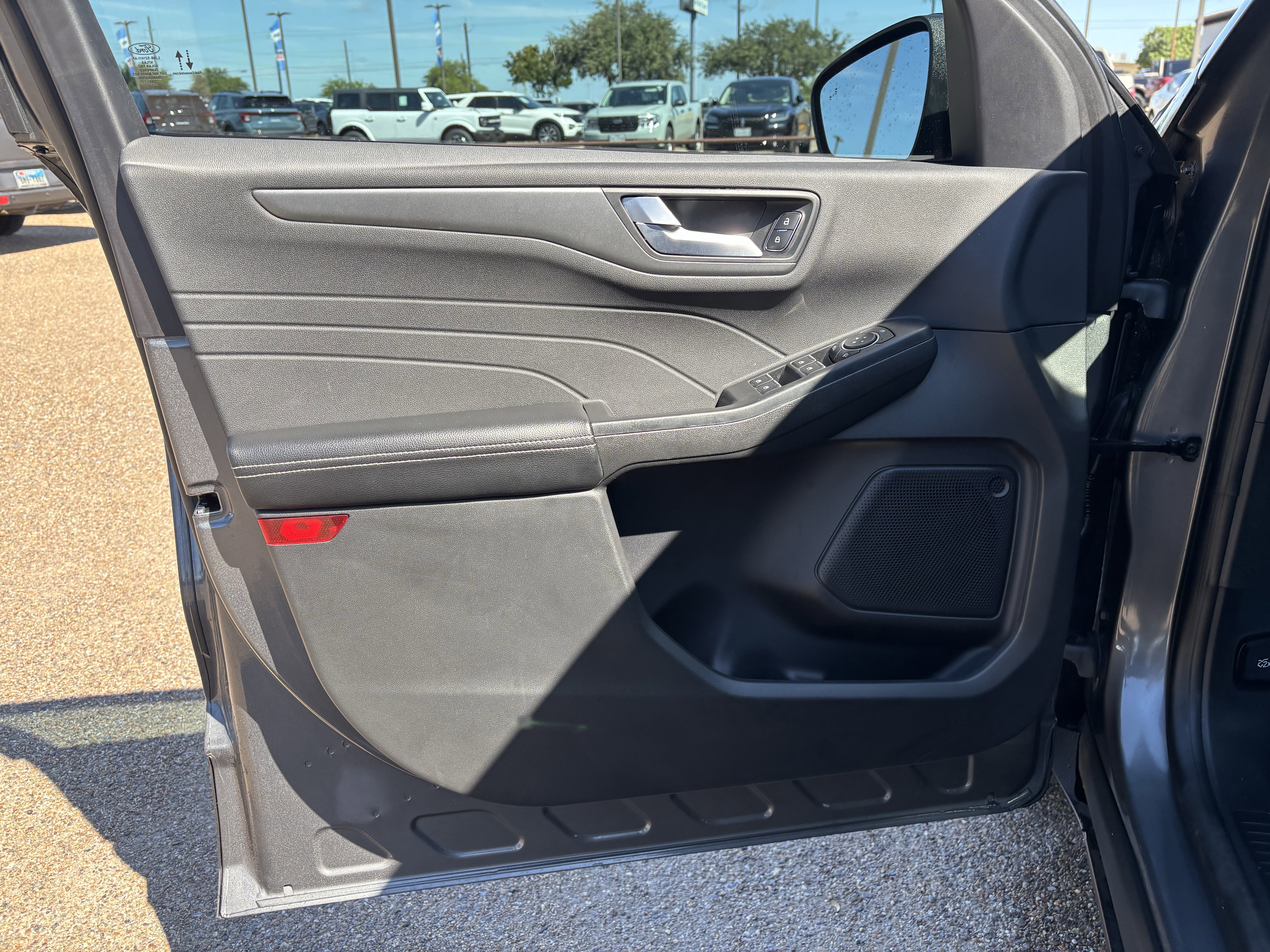 Certified 2023 Ford Escape SE image 9