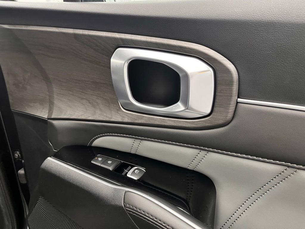 Used 2024 Kia Sorento SX Prestige w/ Sage Leather Package image 27